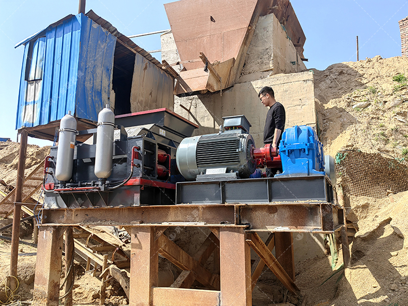 青石制砂難題多？對輥破碎機如何輕松應對？