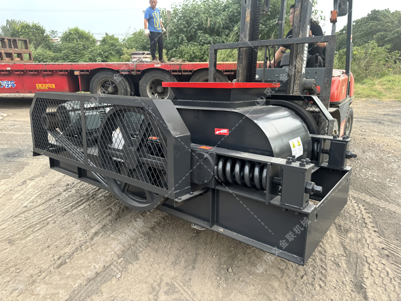 煤礦的“剛需”設備:雙齒輥破碎機滿足的僅僅是破碎需求嗎? 煤礦的“剛需”設備:雙齒輥破碎機滿足的僅僅是破碎需求嗎?