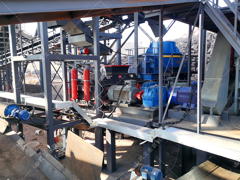 傳統(tǒng)制砂痛點頻出,液壓對輥制砂機提供怎樣的“一站式”解決方案? 傳統(tǒng)制砂痛點頻出,液壓對輥制砂機提供怎樣的“一站式”解決方案?